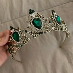Emerald crown